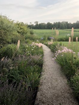 Garden connecting strongly with the surrounding fields  |   garden architecture by Andrew van Egmond